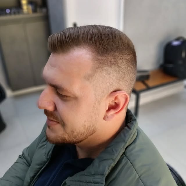 Corte clássico com degradê finalizado na New Style